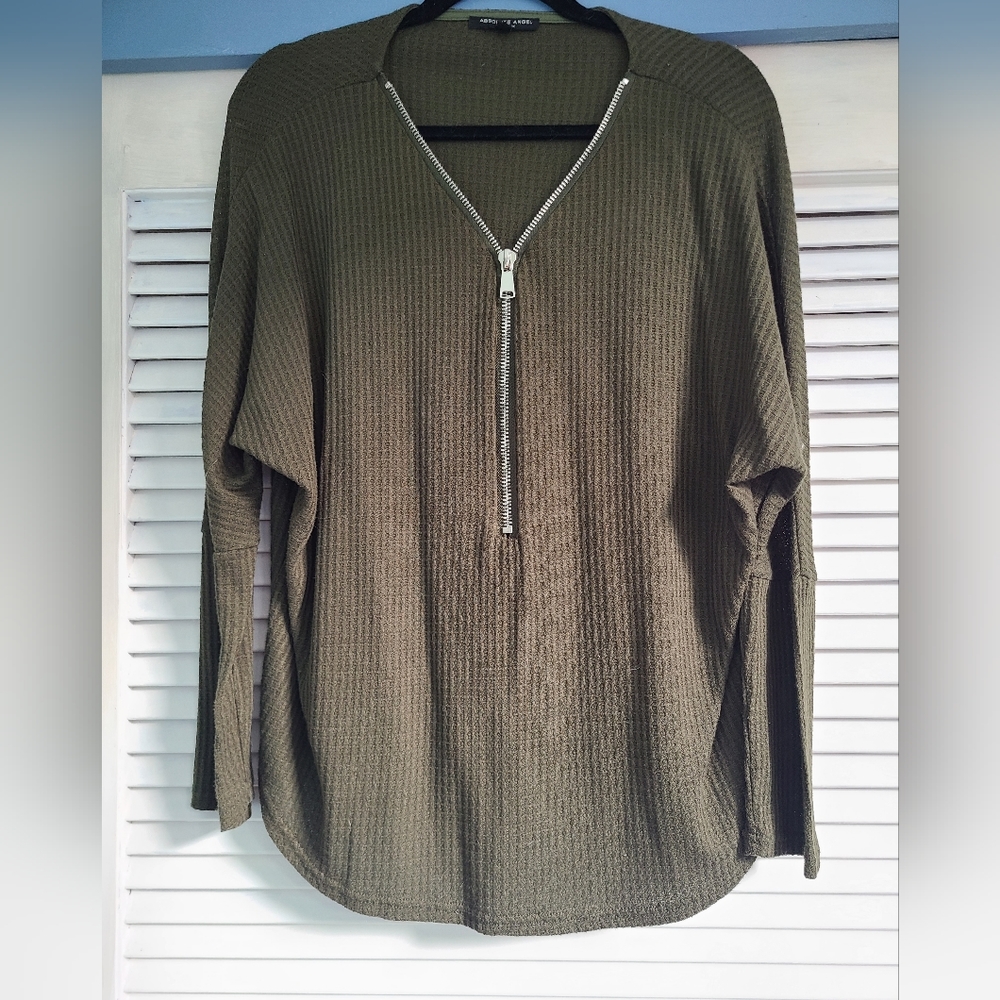 Absolute Angel NY | olive green zip top | Size 1X